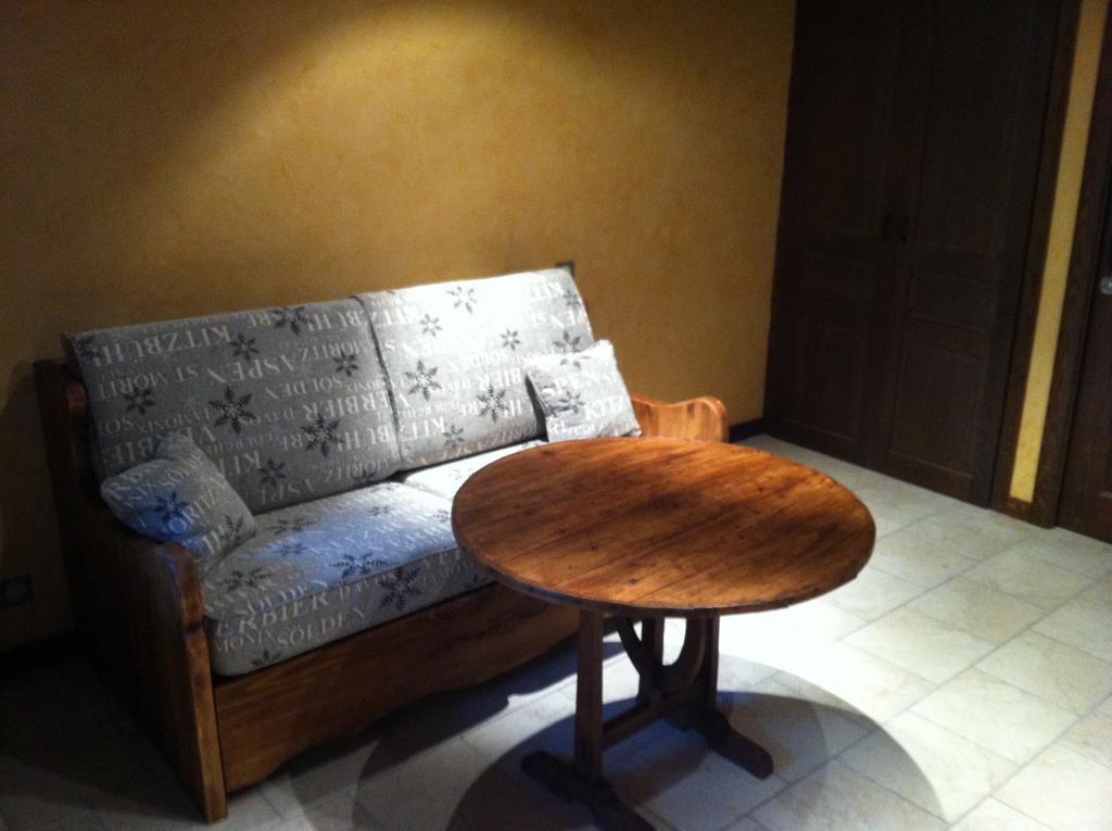 Gites Au Chant Des Marmites Saint-Lary-Soulan Rom bilde