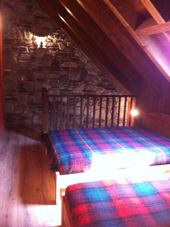 Gites Au Chant Des Marmites Saint-Lary-Soulan Rom bilde