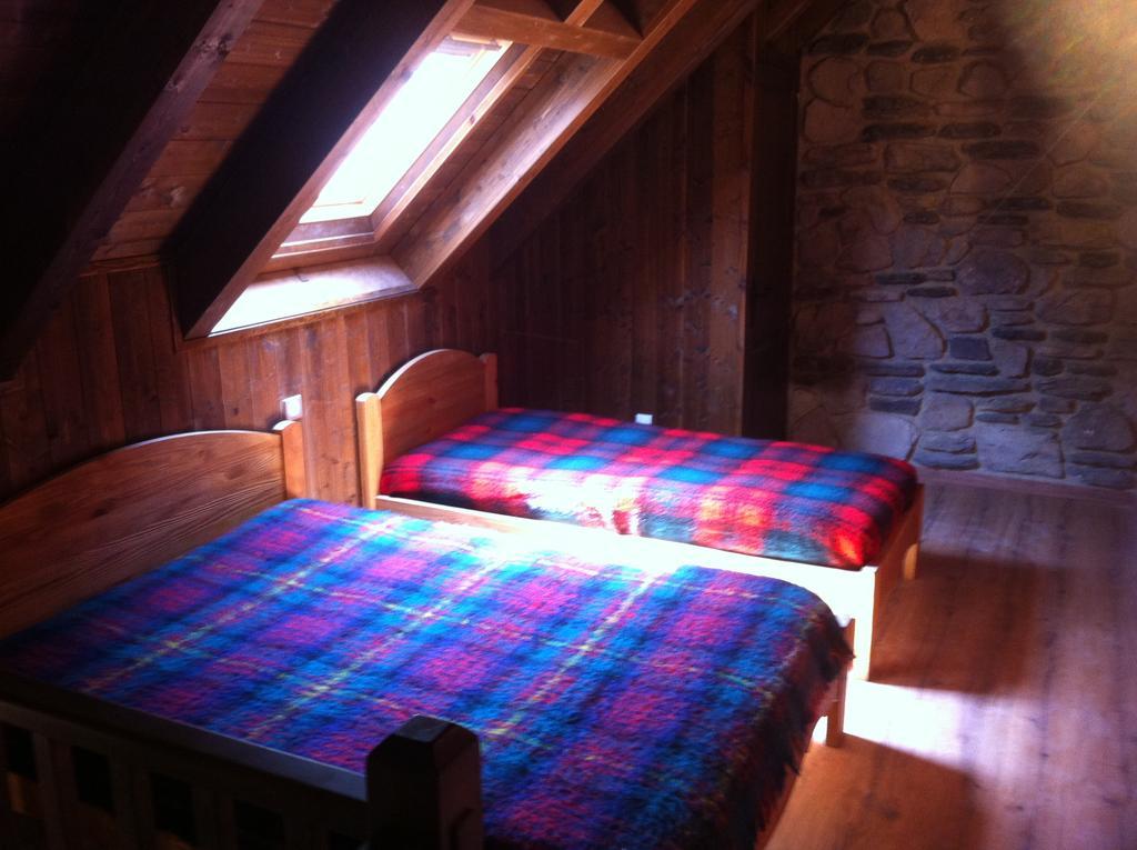 Gites Au Chant Des Marmites Saint-Lary-Soulan Rom bilde